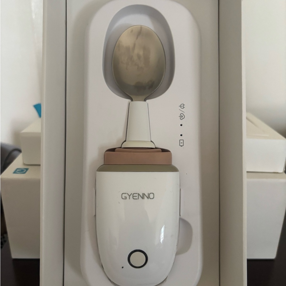 Gyenno Tremor Assistance Spoon and Fork Set - Picture 2 of 5